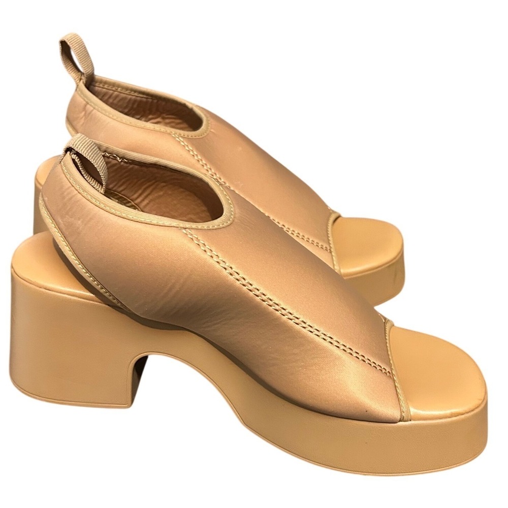 Cape Robbin Rania Nude Platform Chunky Heel Sandals – Size 8